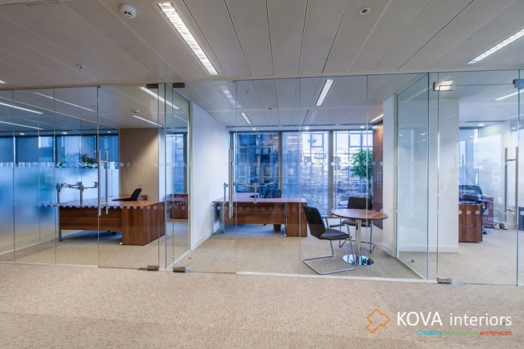 Clean executive workplace with branding focus – Global Coal 21
