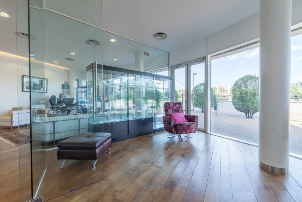 Healthcare environment with biophilic elements – Tre’s Health Group #28