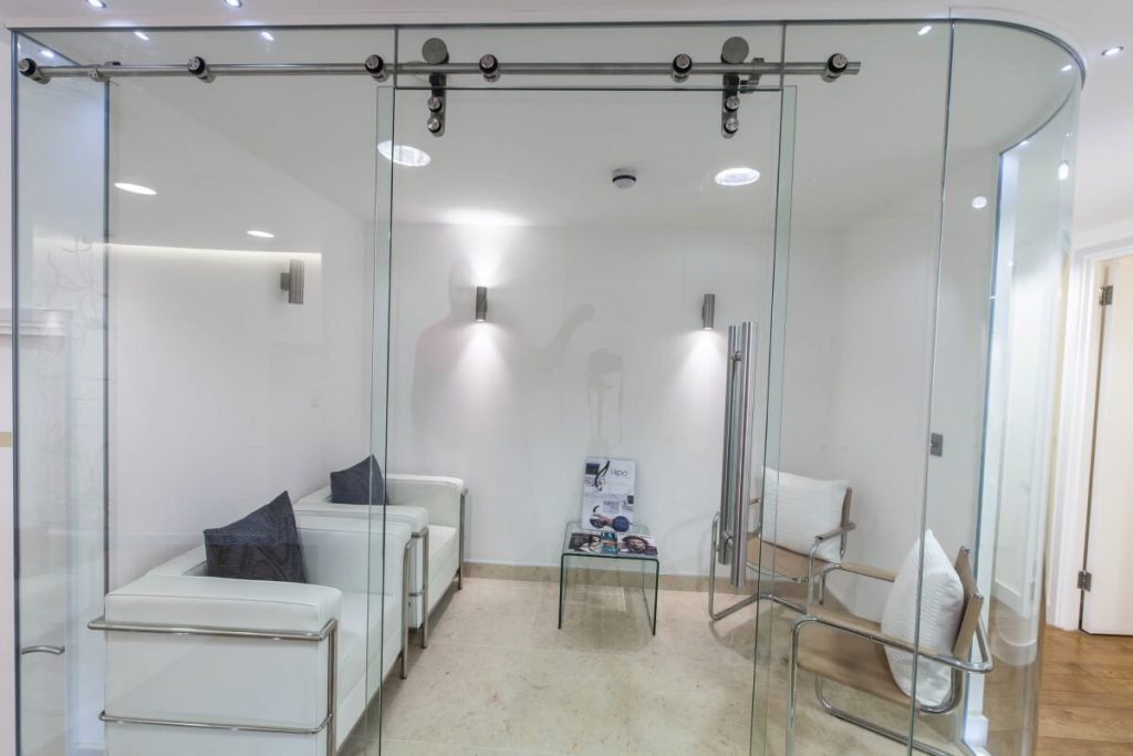 Calming interior with wellness-centric design – Tre’s Health Group image 12