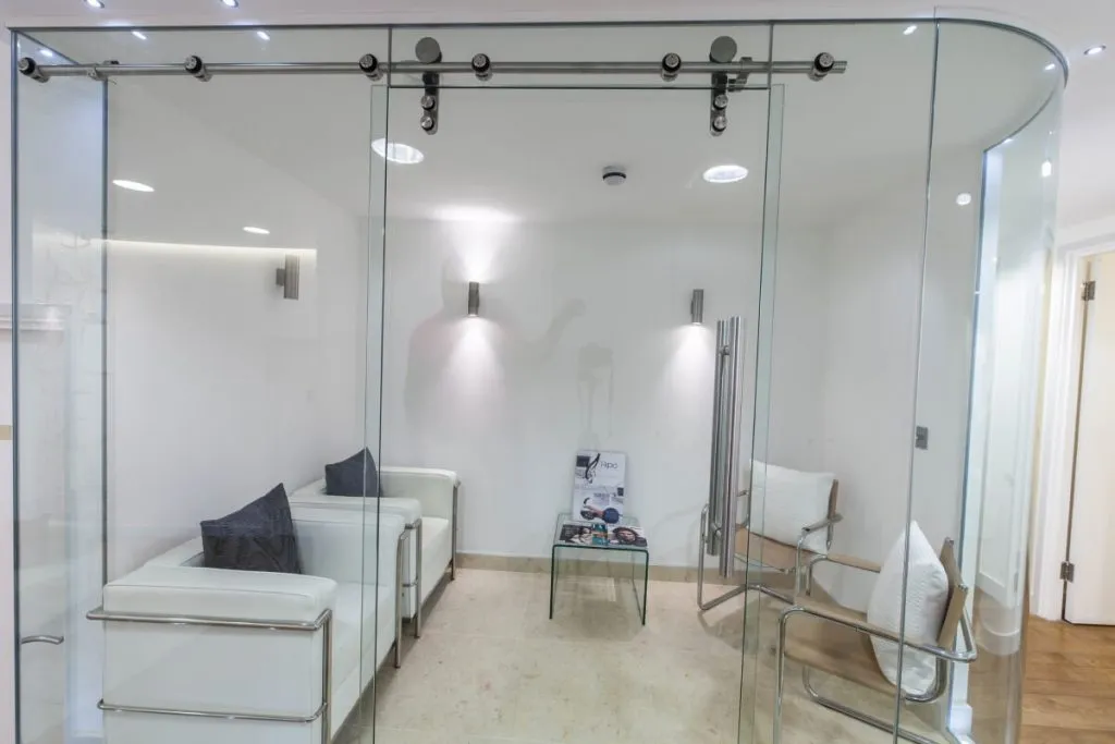 Calming interior with wellness-centric design – Tre’s Health Group image 12