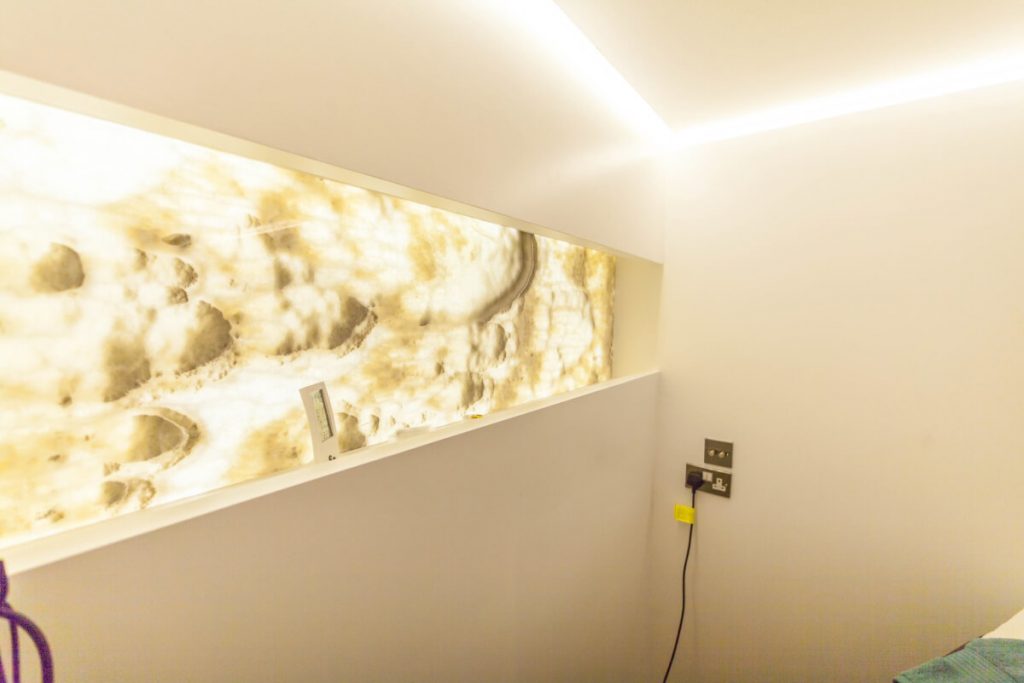 Calming interior with wellness-centric design – Tre’s Health Group image 26