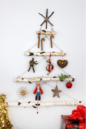 5 Creative Christmas Tree Ideas for Your Office