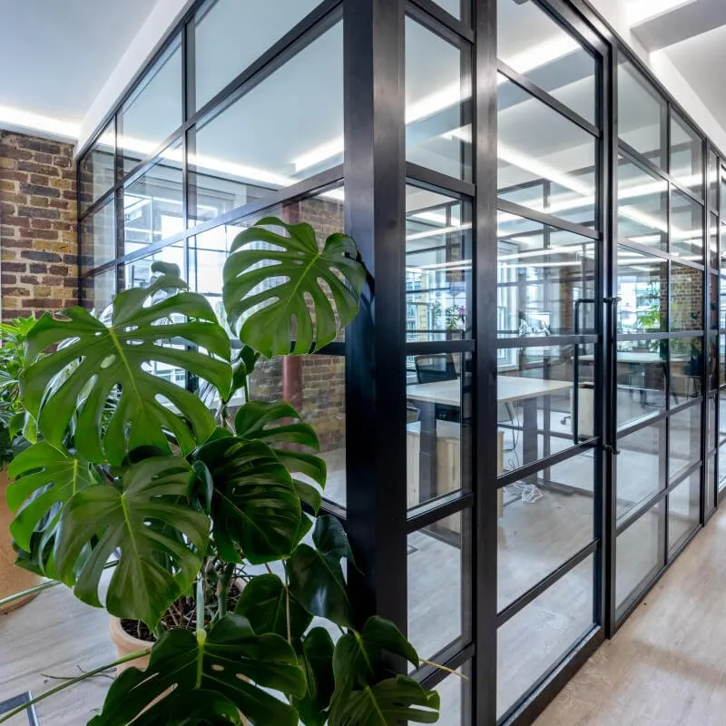 How to attract hybrid employees to the office